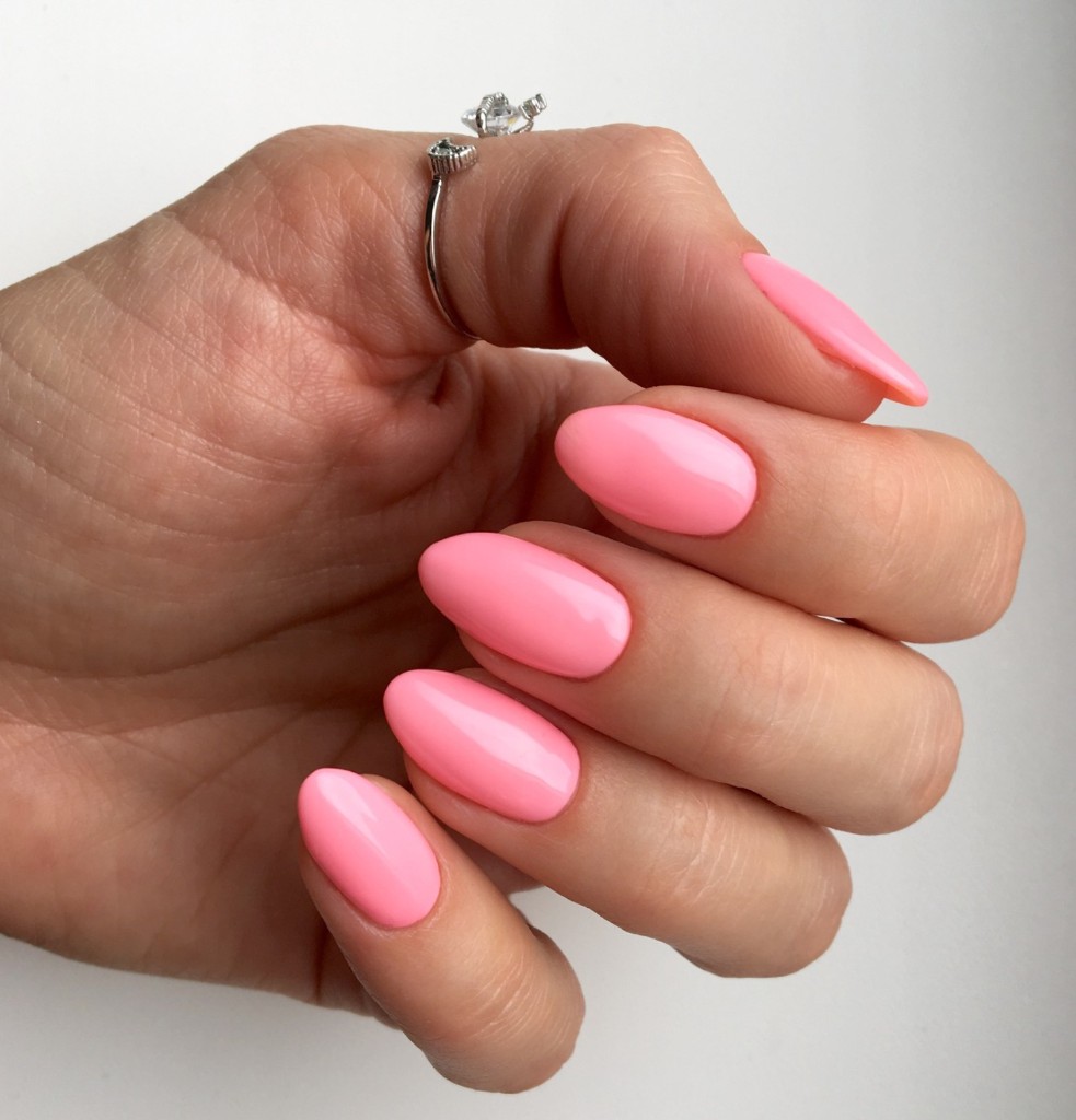 Gloss pink gel manicure